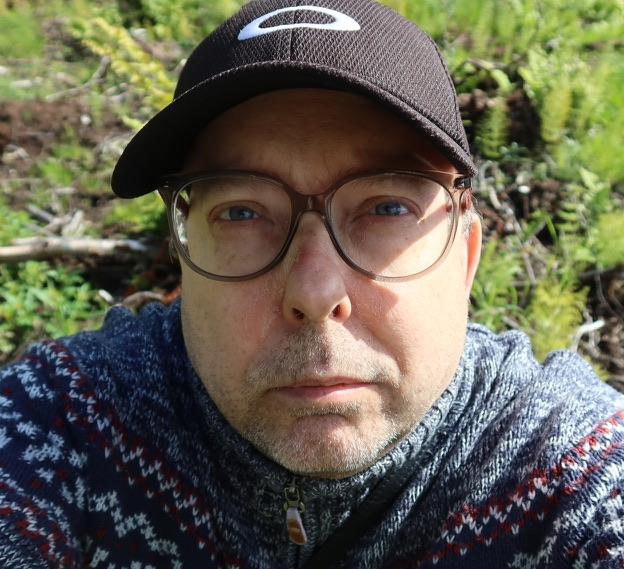 Portrait of Mikko Kärenlampi outdoors